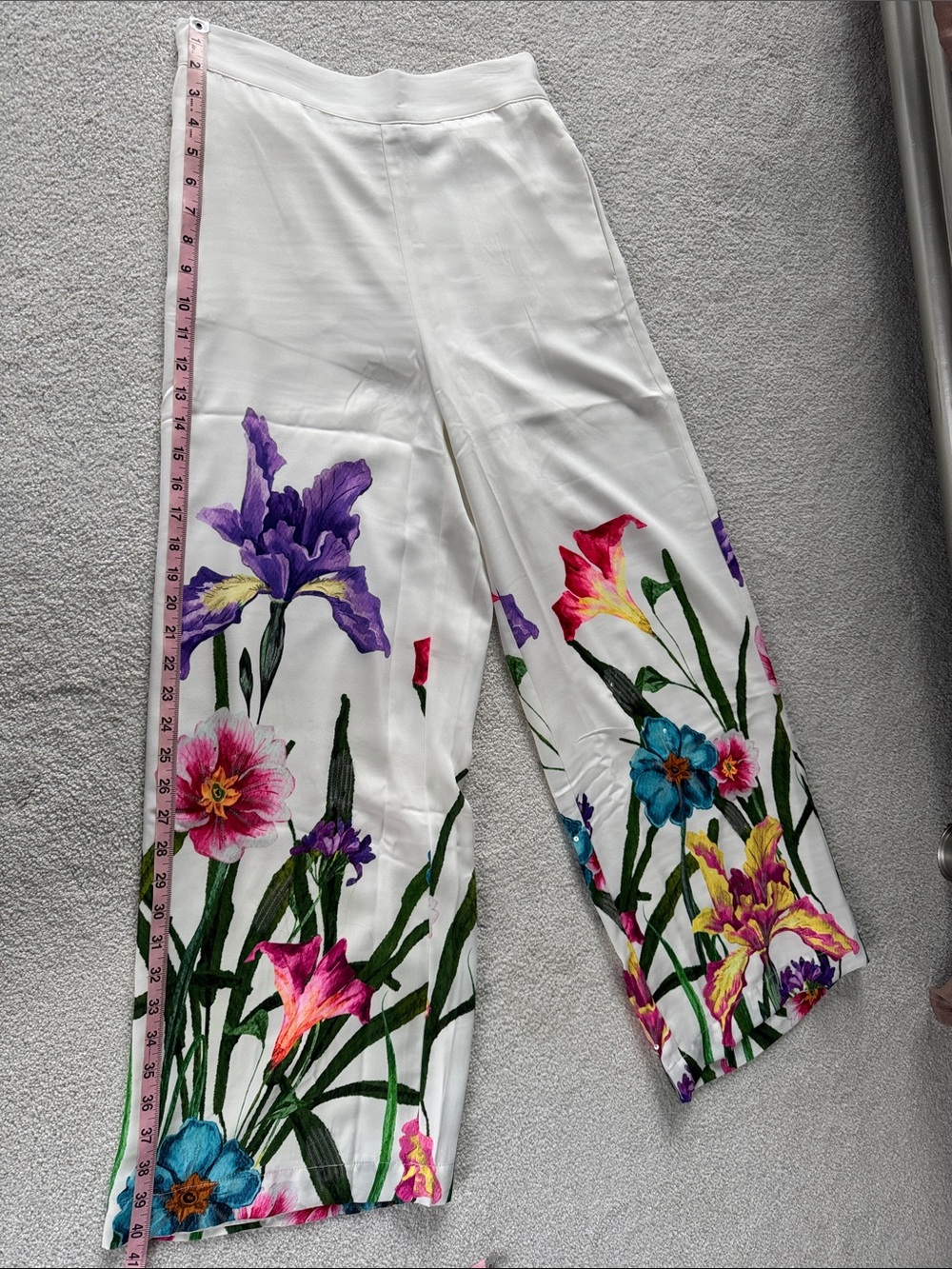 Boston Proper floral Iris of my Eye pants. Size small. Never worn.